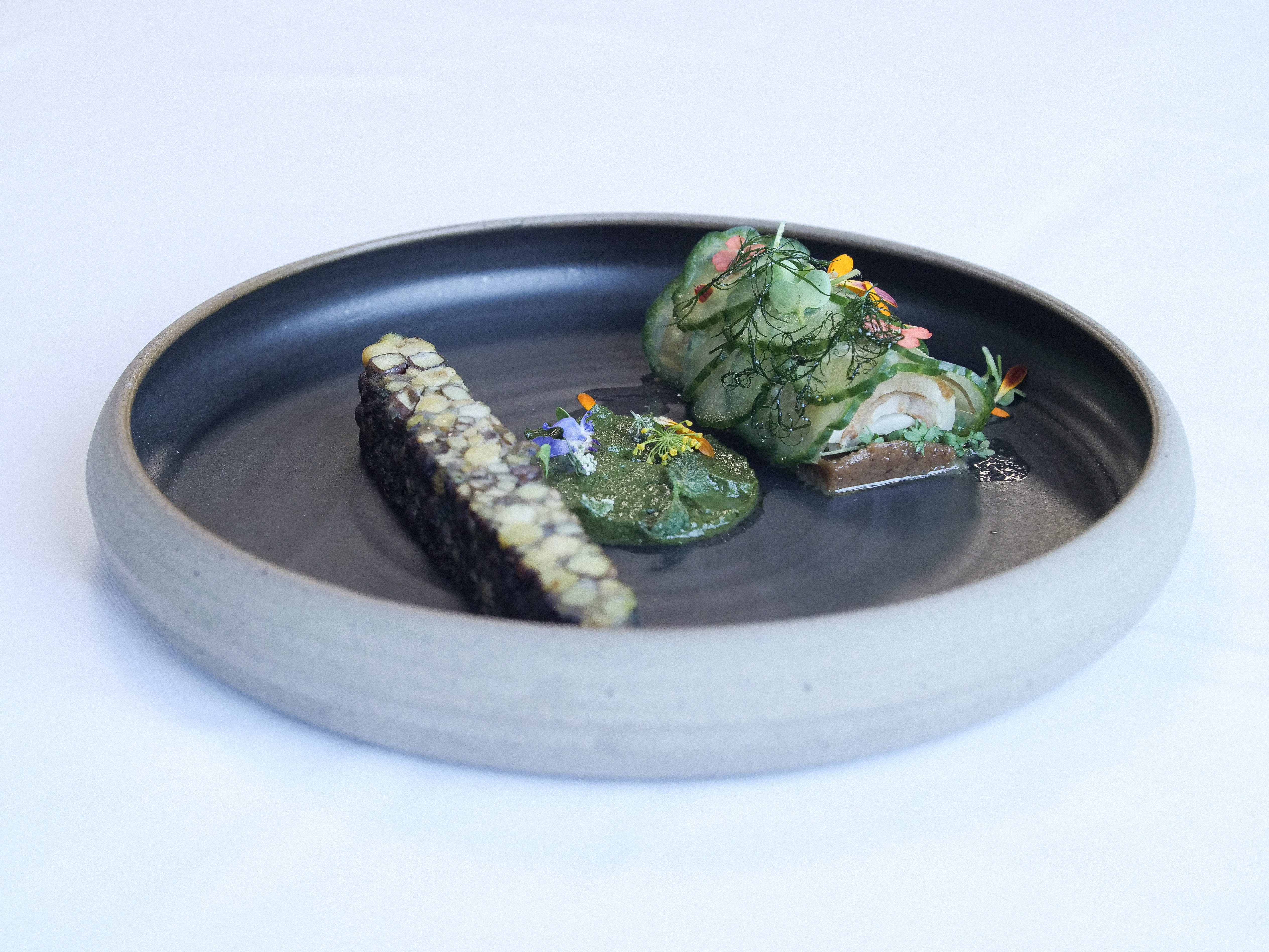 En tallrik men vegansk gourmetmat