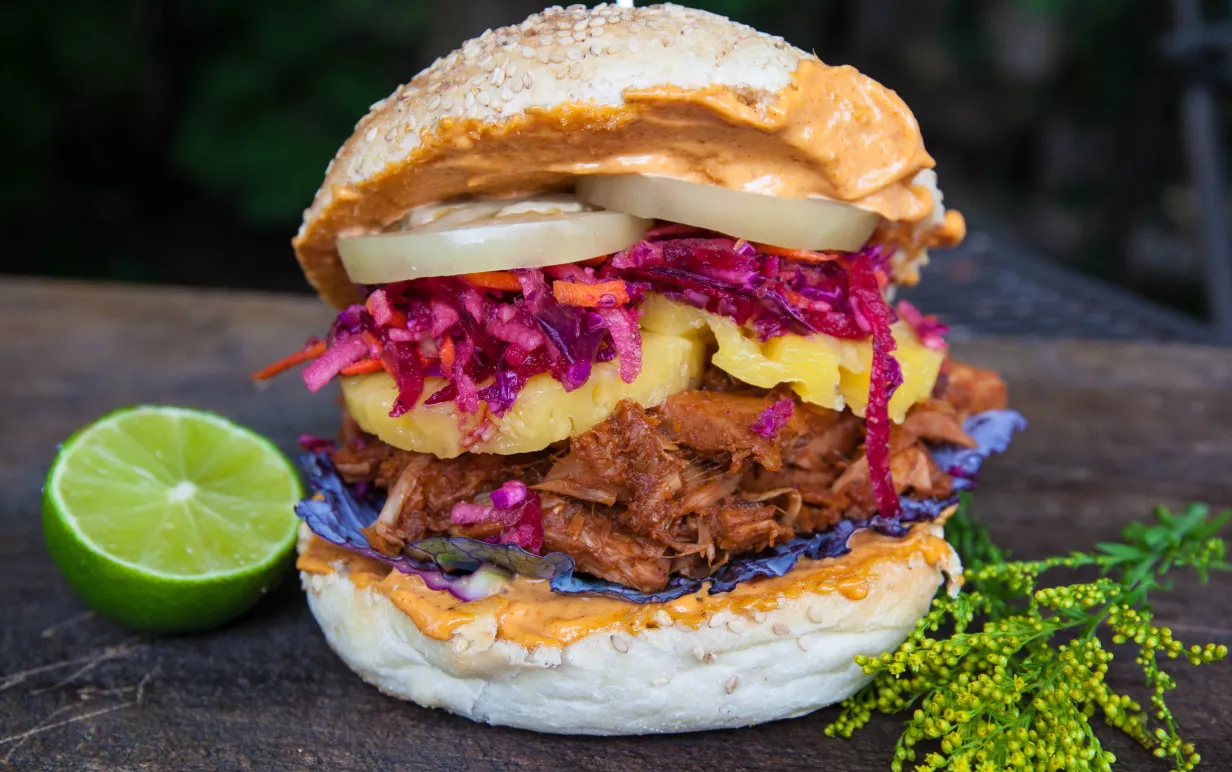 Bild på pulled vego burgare