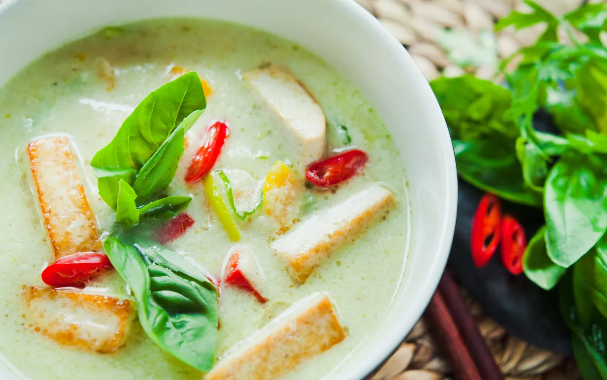 tofu i grön currygryta