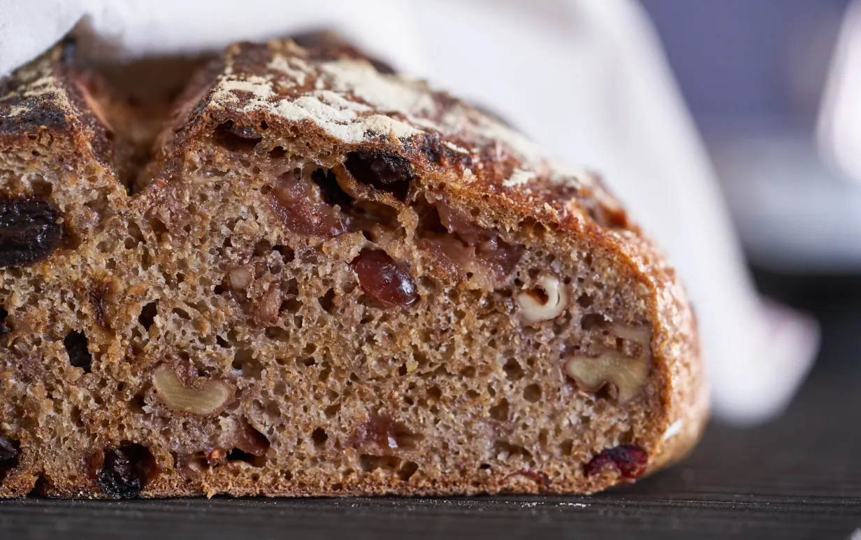 Närbild på en brödlimpa