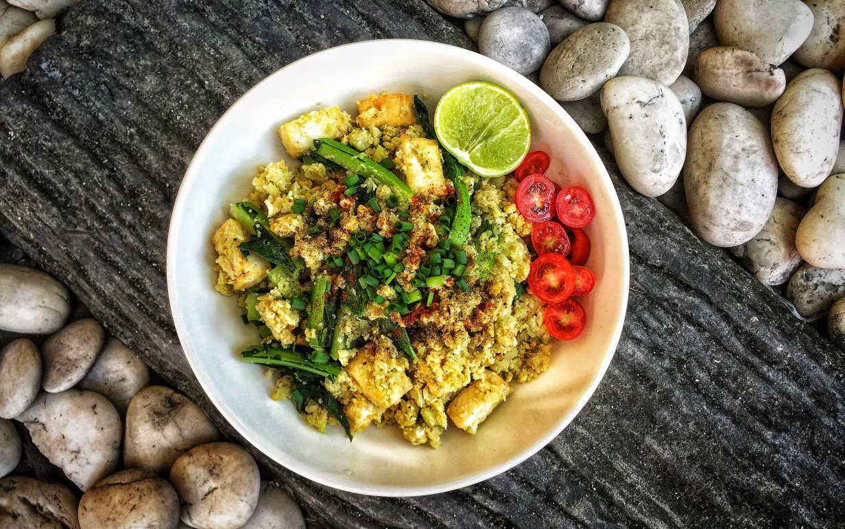 Stek blomkålsris med tofu, veganskt