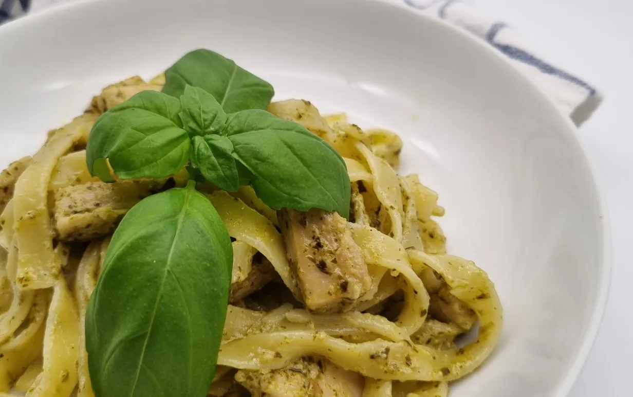 Pasta pesto med vegokyckling