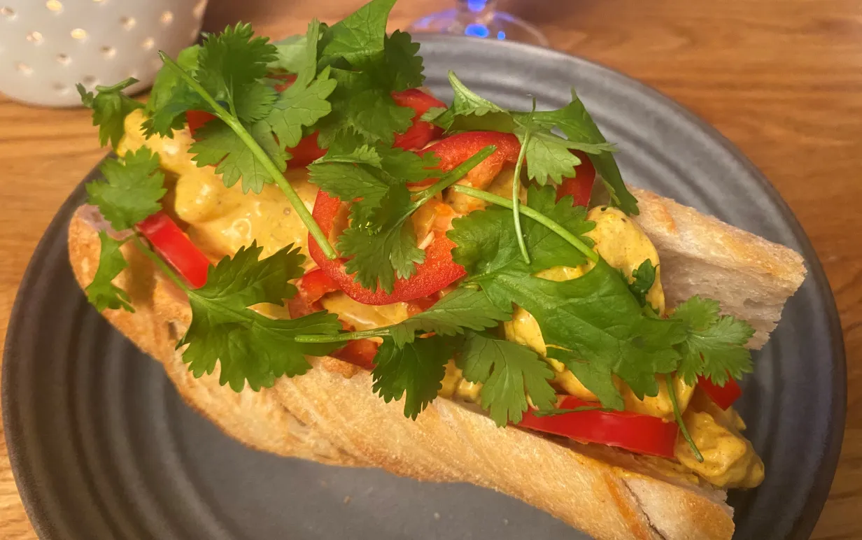 Baguette med vegansk kycklingröra