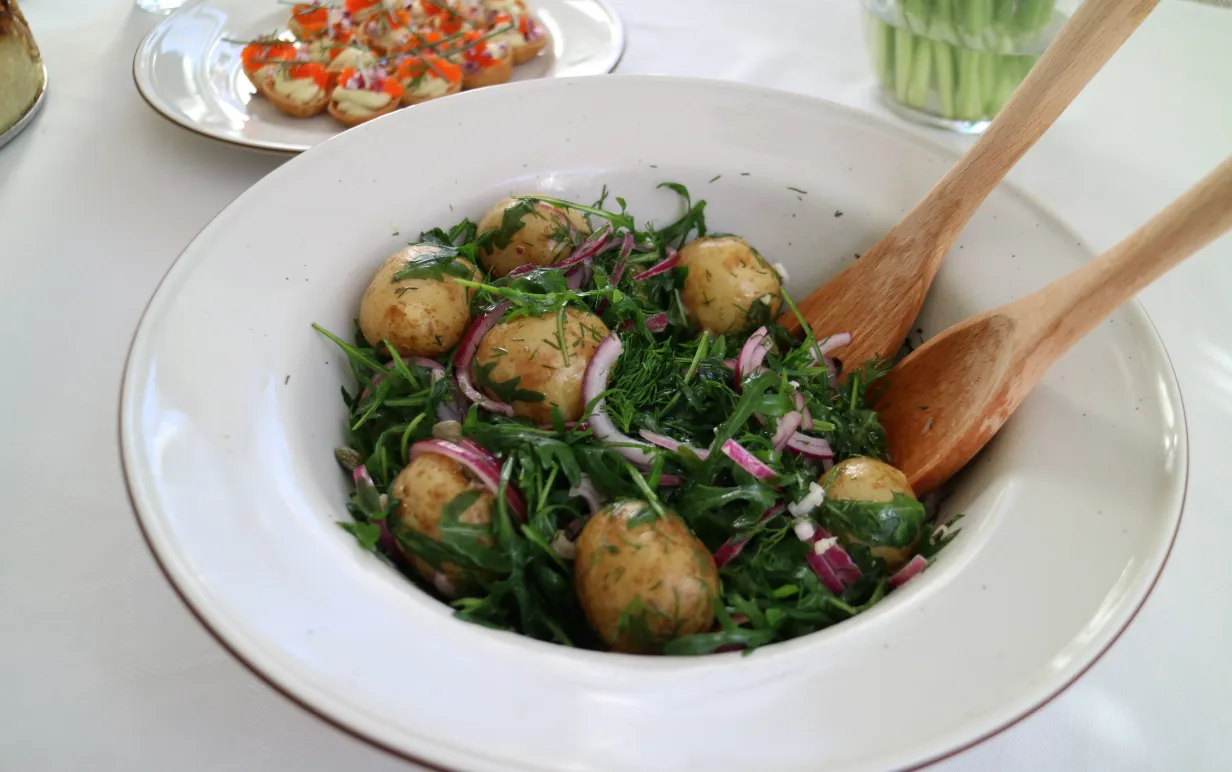 Potatissallad med senapsvinägrett