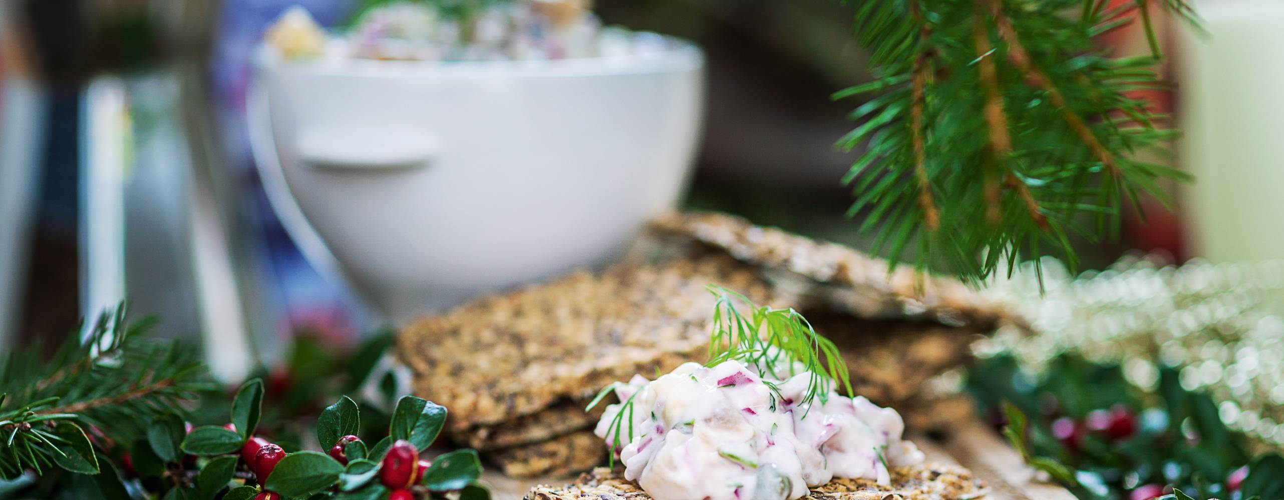Vegansk gubbröra på fröknäcke