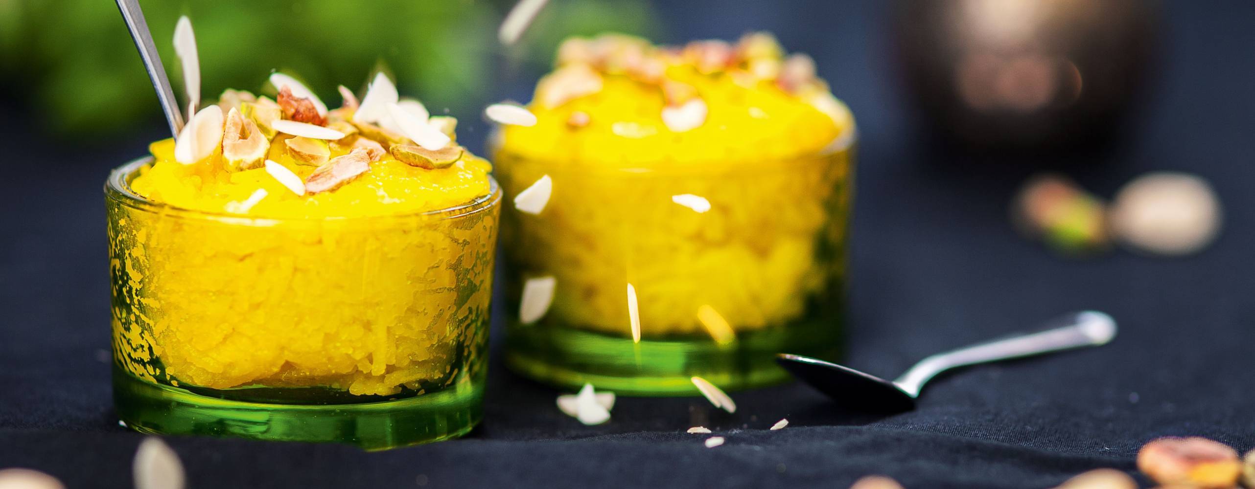 Shole sard i två glasbägare.