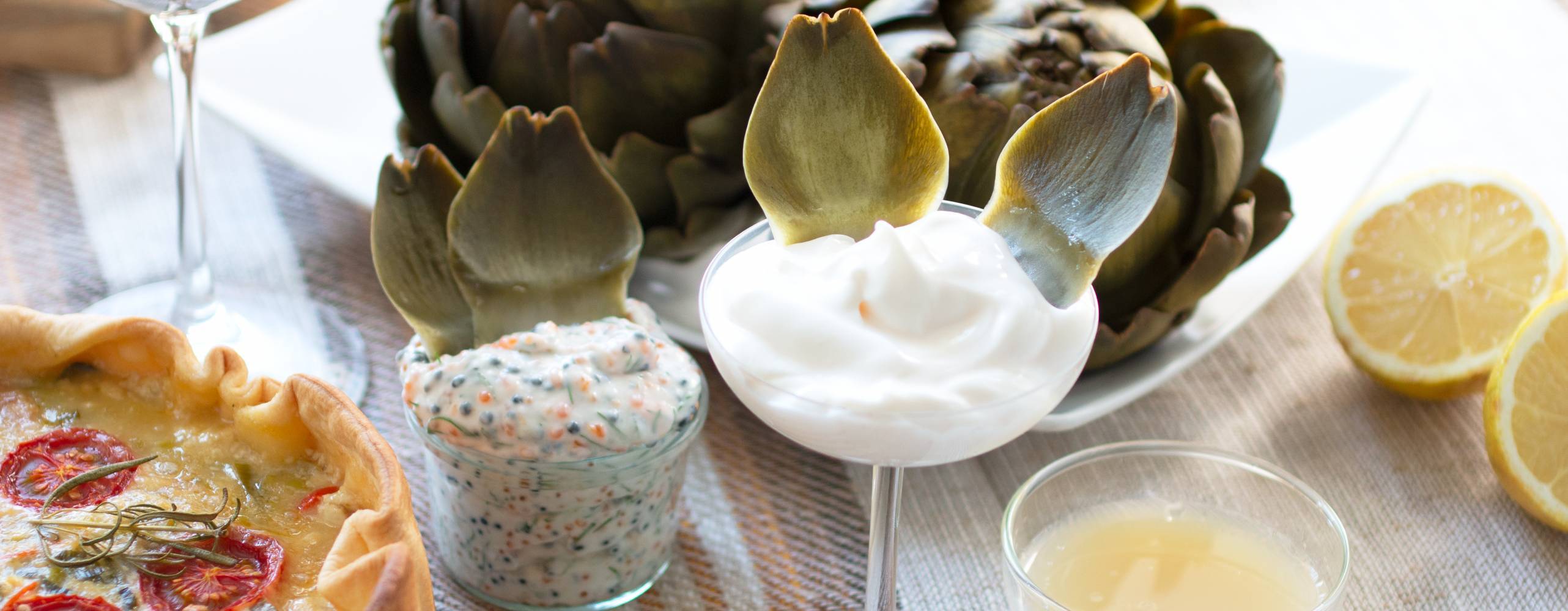 Kronärtskockor med tre olika veganska dipp