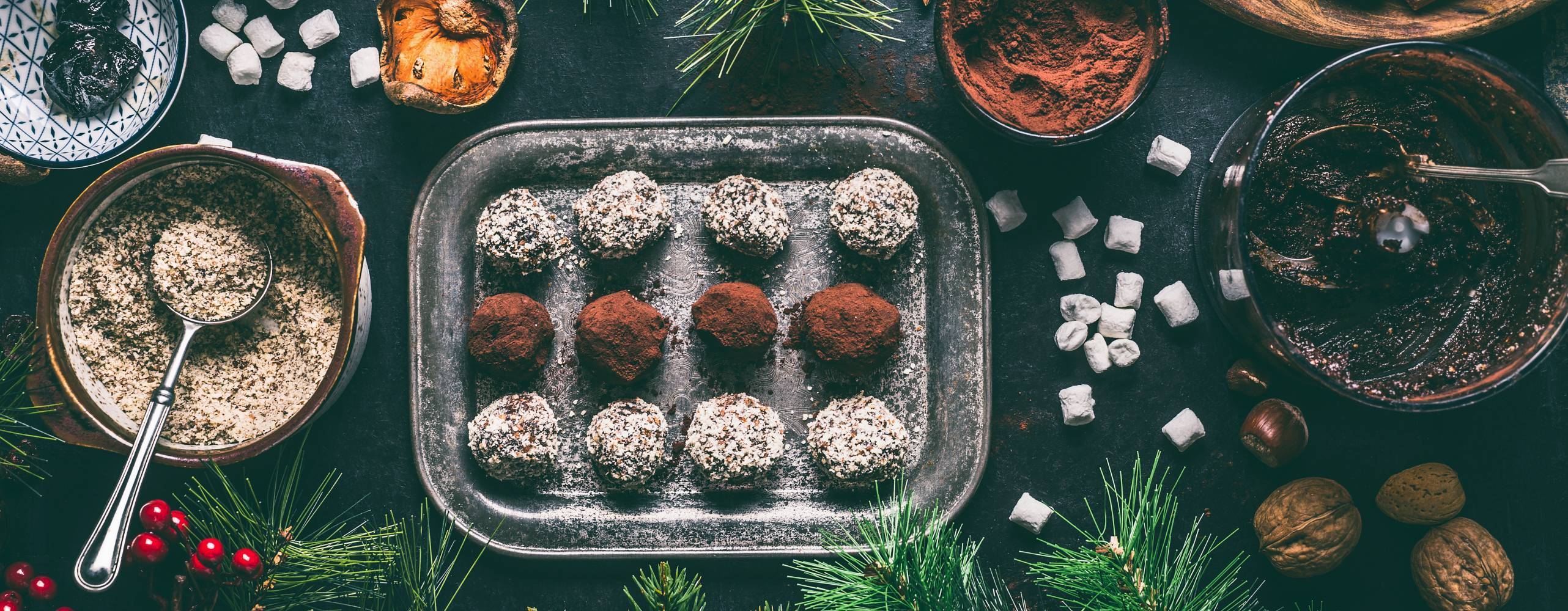 Vegansk godis på ett uppdukat julbord