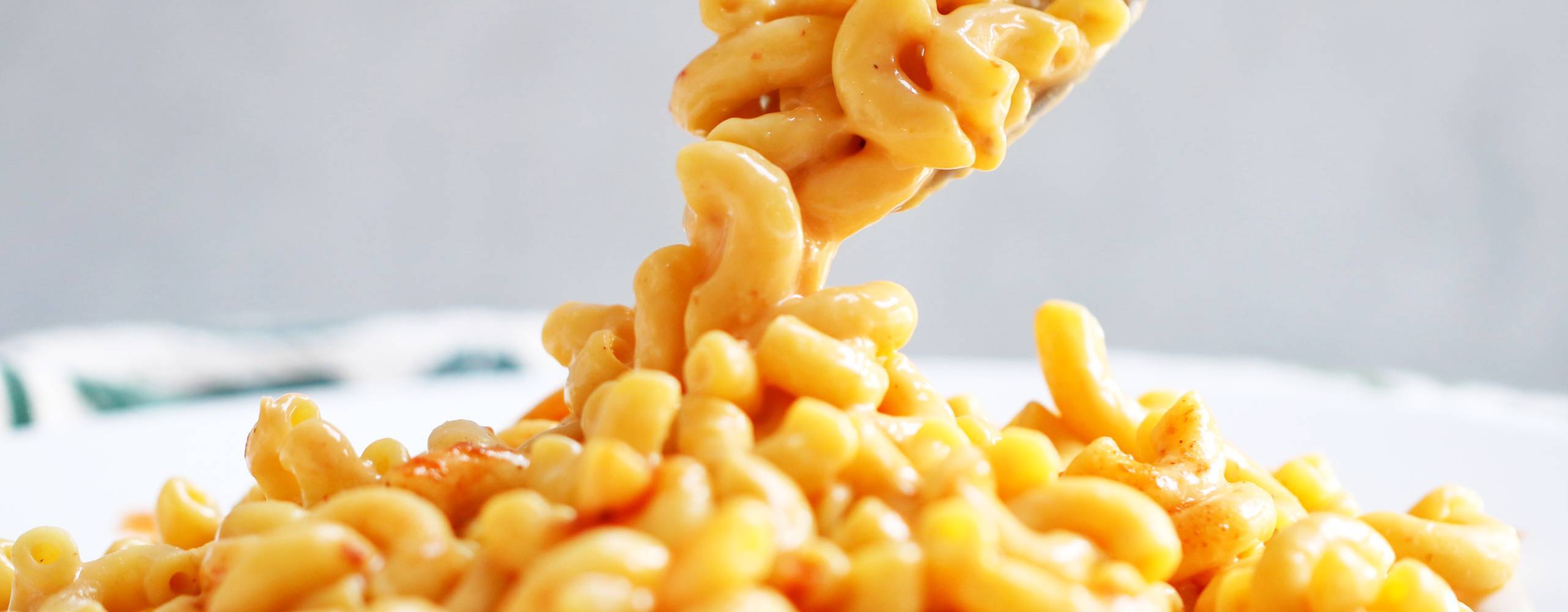 Vegansk mac &amp; cheese närbild